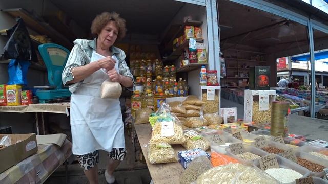 Рынок. Что делают с облапанными крупами#многодетнаясемья смотреть онлайн