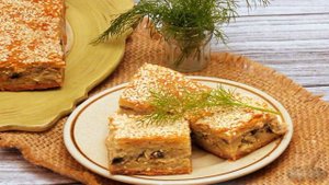 Песочный пирог с грибами и сыром