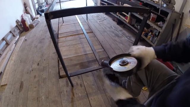 Оборудование мастерской. Стол из профильной трубы. смотреть онлайн