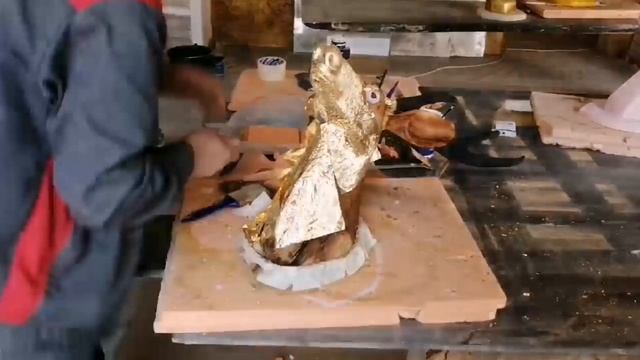 Как покрасить оленя, поклеем поталь и покроем битумный лак смотреть онлайн