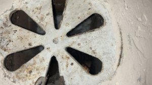 Система вентиляции из кулеров в подвале жилого дома.