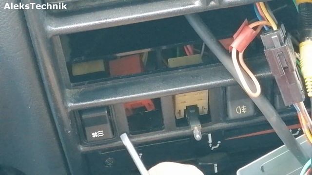 ГАЗ - 3110 Волга. Вытаскиваем кнопки, не ломая их. смотреть онлайн