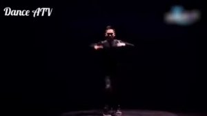 Китайский парень танец с тенью на шоу Талантов