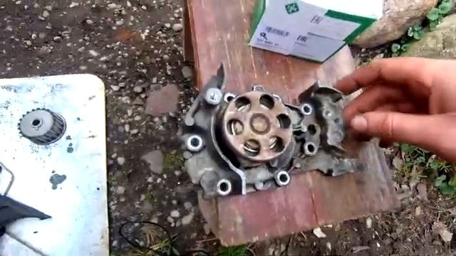 Renault Clio 1.2 16V замена грм помпы и сальника коленвала! смотреть онлайн