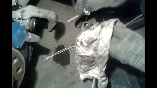 Замена задних тормозных колодок на шкода октавия А5(Skoda Octavia лифтбек II 1.6) смотреть онлайн