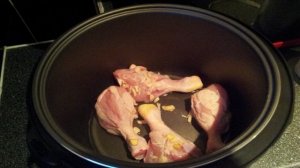 Жареные голени в мультиварке