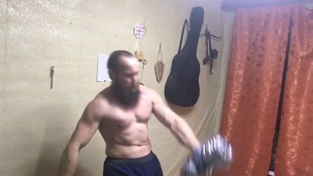 Падем гантели 19 кг в стороны Мой личный рекорд 30 повторов по 4 раза за 14 минут! смотреть онлайн