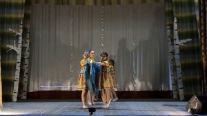 Хоровод с платками.