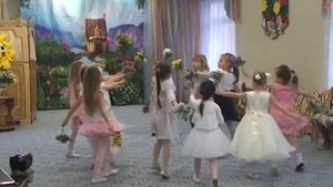 танец с цветами в детском саду весна 2016