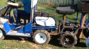 Первый выезд мини картофельного комбайна 6*4.