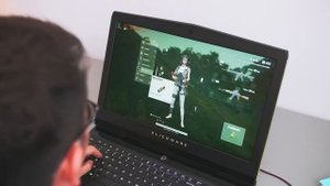 Alienware 17R5: Nặng, Mạnh Mẽ!!