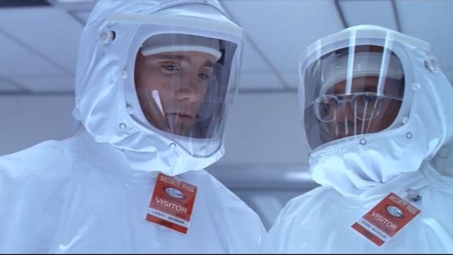 SMALL SOLDIERS (Part14) - Irwin y Larry visitan Globotech | Audio Latino смотреть онлайн