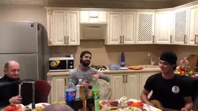 Ислам Салпагаров , Сармат Гучмазов и Инал Гучмазов 💪💪💪 По горным дорогам. Скоро На всех площадках🤗 смотреть онлайн