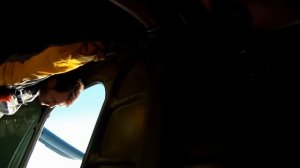 А нам  парашютистам   привольно в небе чистом!