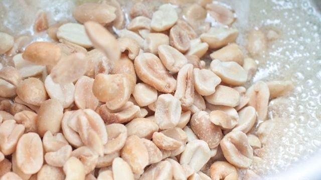 Жареный арахис с медом и солью