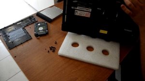 Как разобрать и собрать ноутбук SAMSUNG RV520 часть 1