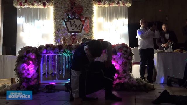 Без парных танцев и с народными песнями – азербайджанская свадьба в Бобруйске смотреть онлайн