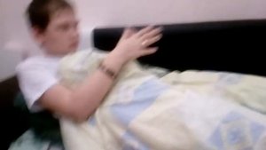 Накрасила ногти брату !!!!!