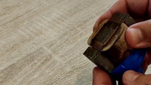 Самодельный размагничиватель из старого телевизионного трансформатора ТВЗ.