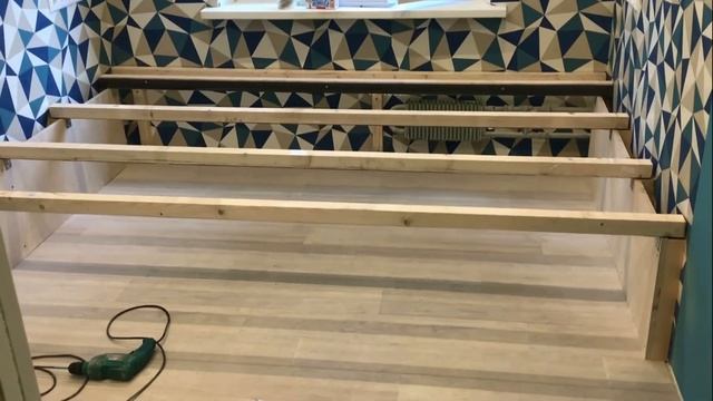 Установка подиума с выкатной кроватью. Installing a podium with a roll-out bed смотреть онлайн