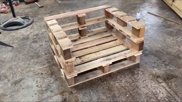 Кресло и тумбочка из поддонов. Потрясающие Дизайнерские Идеи смотреть онлайн