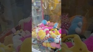 Новый автомат хватайка. пробую играть на 100 рублей,за длинного кота.
