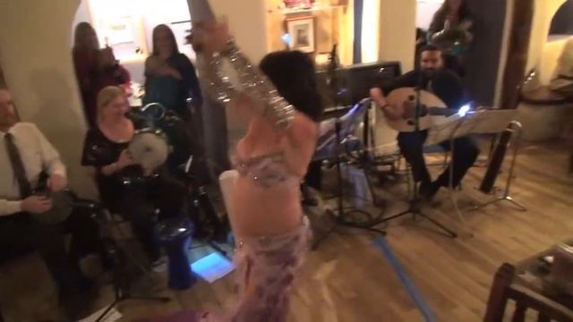 Zills and Belly Dancing with Shariffa and Sadaqah playing Al Hilwadi at The Taos Inn смотреть онлайн