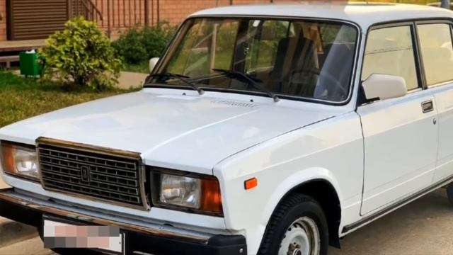 В чем было основное отличие ВАЗ-2105 от ВАЗ-2107?