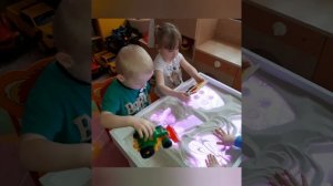"Игра с песком на световом столе.." МДОУ "Центр развития ребенка-детский сад N 113"