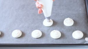 Макаронс клубничные простой рецепт на итальянской меренге. Сырный крем для макаронс