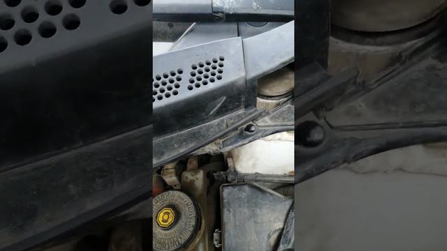 как снять пластик стеклоочистителя