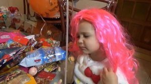 Мистер макс удалённое видео Хэллоуин на рынке требуем конфеты