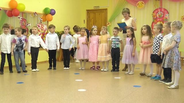 Утренник посвященный 8 марта! Д/с "Ксения", группа "Облачки" смотреть онлайн