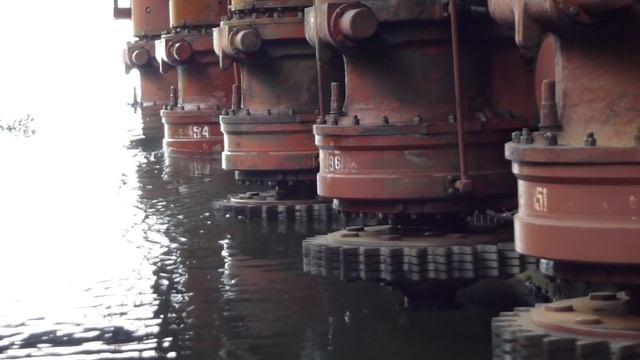 #1 Судоподъёмник Красноярской ГЭС, судовозная камера, движение в воду, нижний бьеф. смотреть онлайн