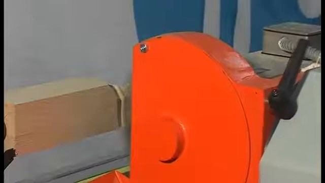 Фрезерно   токарный копировальный станок для изготовления балясин из дерева