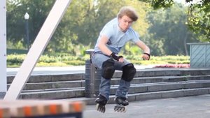 Экстремальное катание на роликах по городу