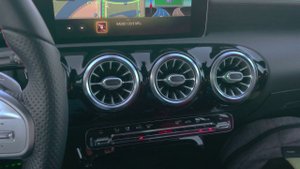 "Привет, Мерседес!" Машина разговаривает! Система MBUX на новом Mercedes-Benz A-класса