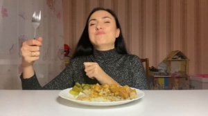 МУКБАНГ ГУЛЯШ С ПЕРЛОВКОЙ