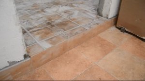 Укладываем плитку на очень сложный порог ч.2