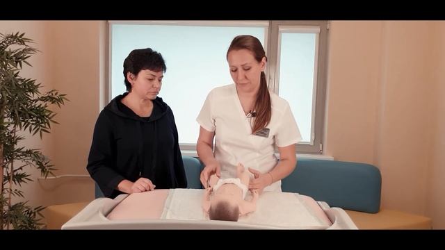 Как одевать подгузник. Скоба на пуповинном остатке. Ошибки родителей.