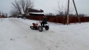 Мотоблок на гусеницах.