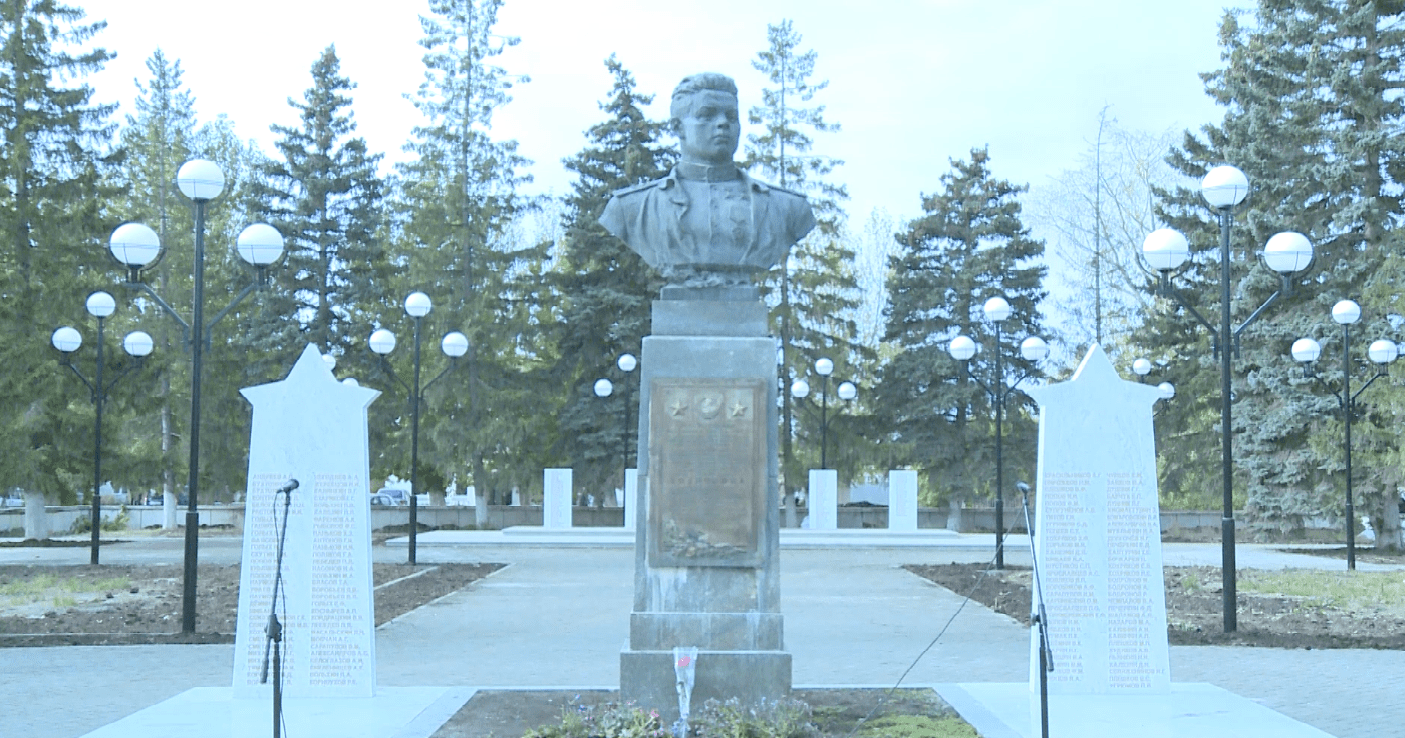 70 лет бюсту Семена Хохрякова