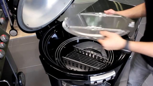 Обзор угольного гриля WEBER SUMMIT CHARCOAL GRILL CENTER смотреть онлайн