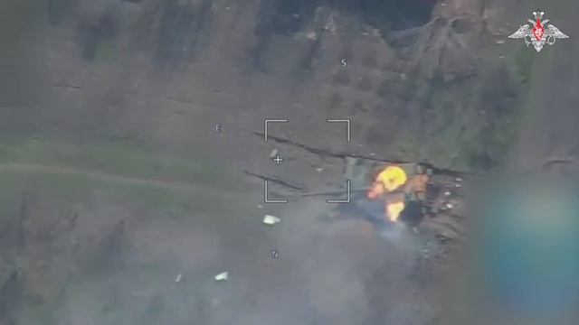 Поражение САУ AS-90 барражирующим боеприпасом
