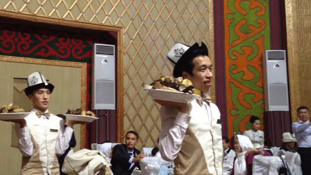 Раздача торжественных блюд, эт тартуу смотреть онлайн