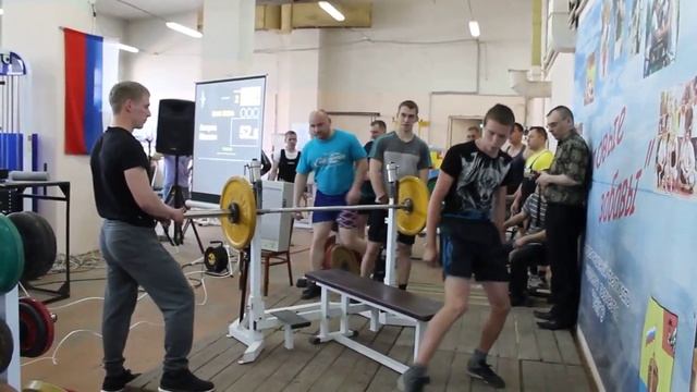 Аверин Максим. Жим 52,5кг смотреть онлайн