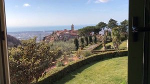 Элитная недвижимость в Форте-дей-Марми - Вилла на собственном холме