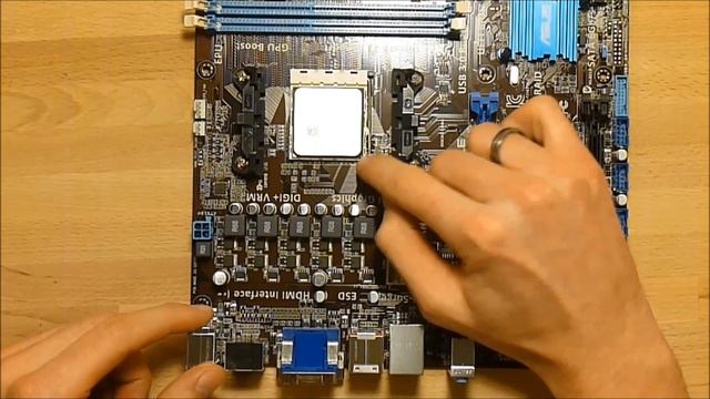 How to - Computer zusammenbauen #1-3 Prozessor AMD A6 5400K und Kühler installieren
