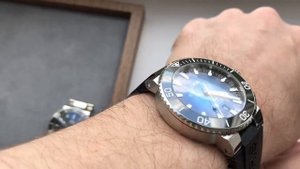 Oris Aquis Clipperton - такого синего цвета вы еще не видели