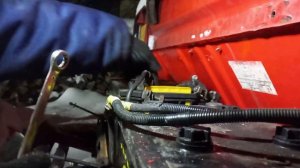 ДТ-75 Снимаю аккумуляторы для зарядки